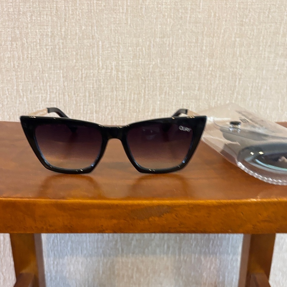 QUAY Call The Shots Sunglasses.